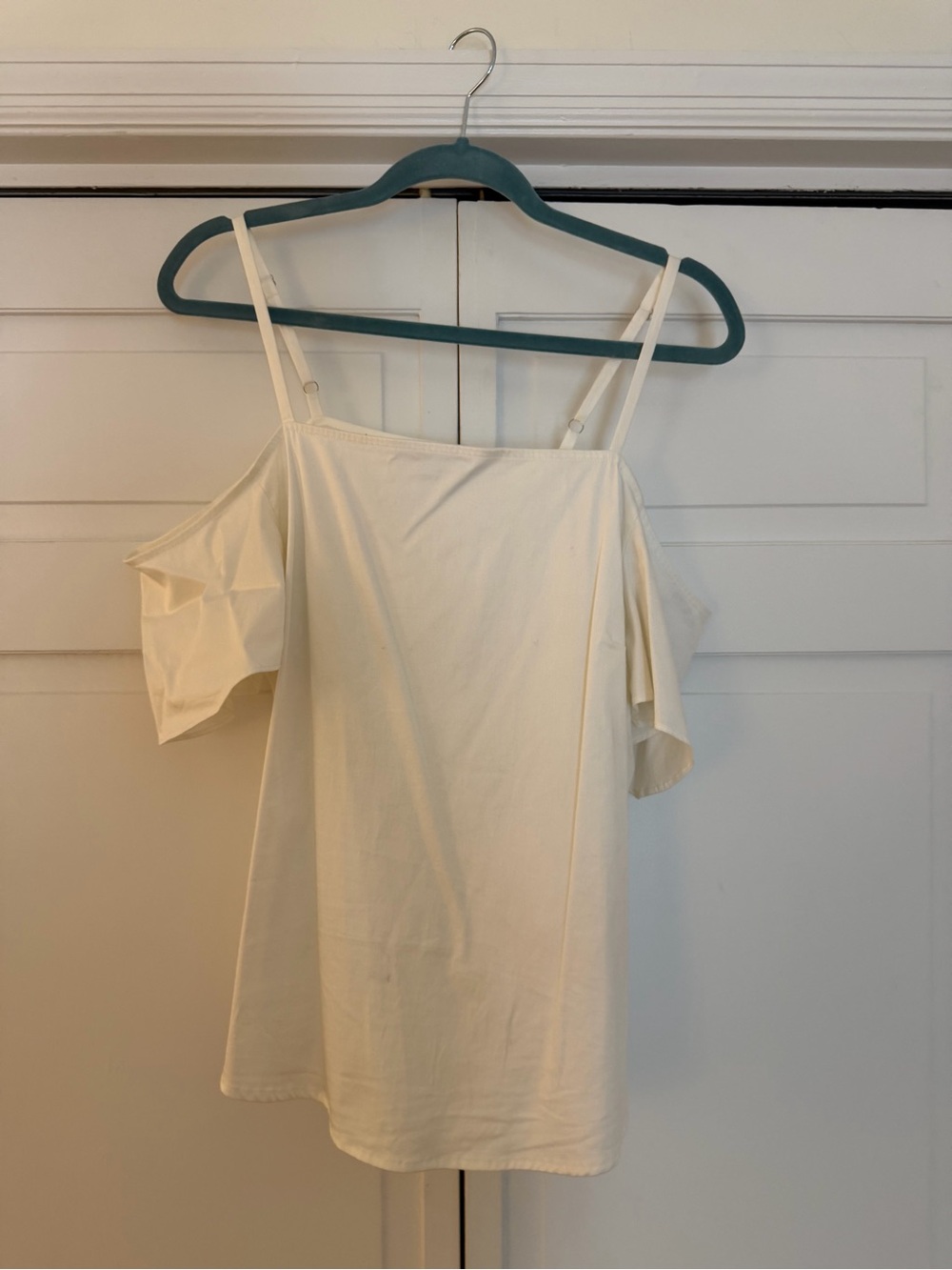 ANTONIO MELANI Ivory Cold-Shoulder Camisole with Adjustable Straps